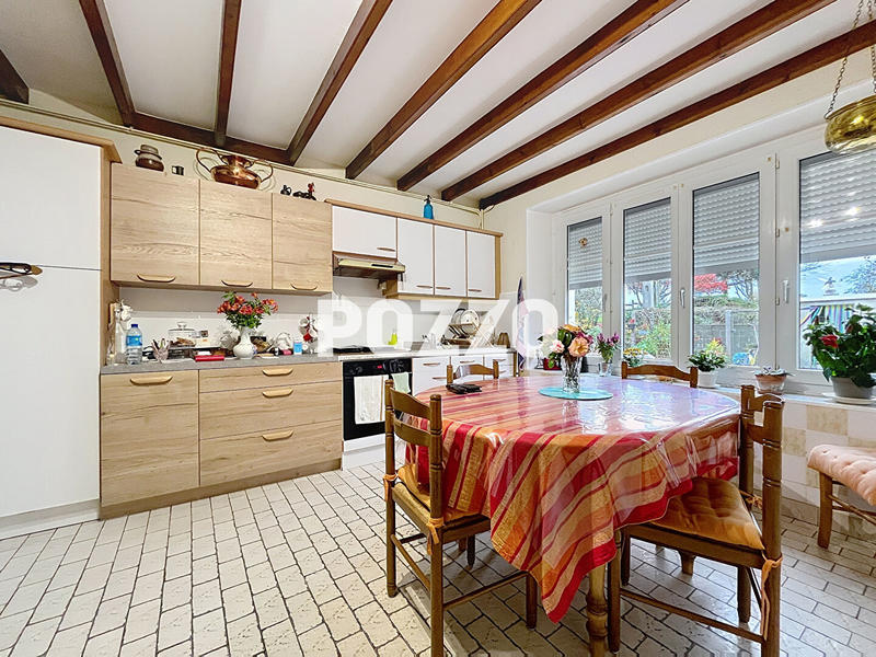 Maison - 180 m² - 9 pièces