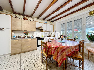 Maison - 180 m² - 9 pièces