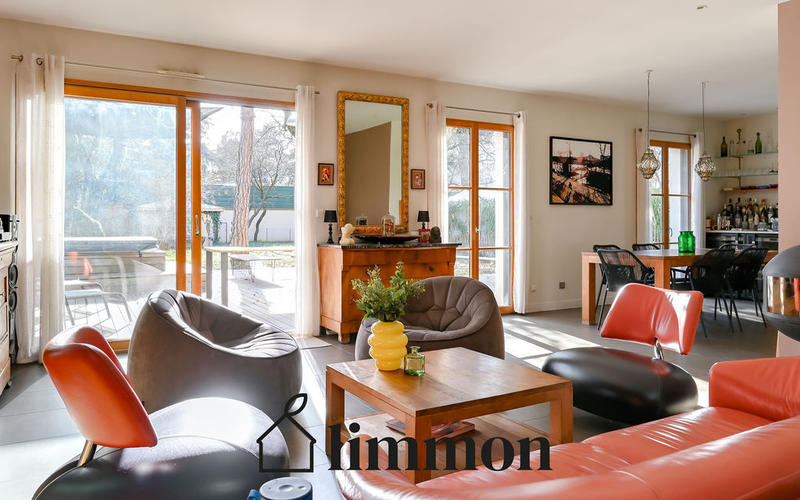 Maison - 204 m² - 6 pièces