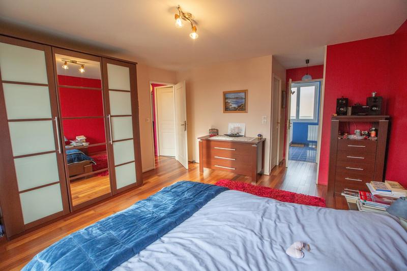 Maison - 205 m² - 8 pièces