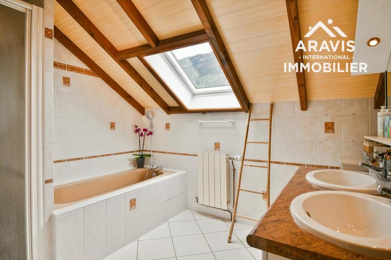 Maison - 159 m² - 7 pièces