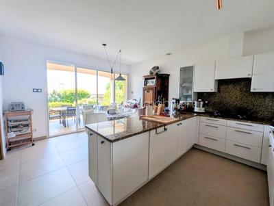 Villa - 189 m² - 6 pièces