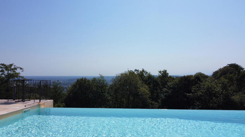 Maison - 396 m² - 9 pièces