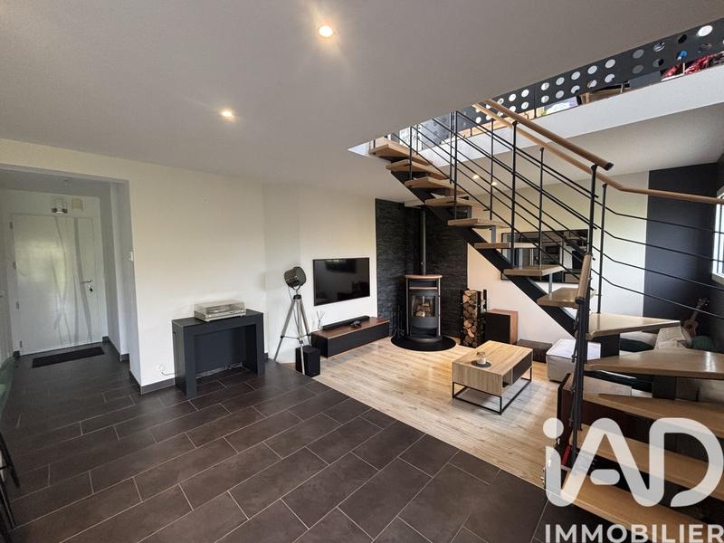 Maison - 98 m² - 5 pièces