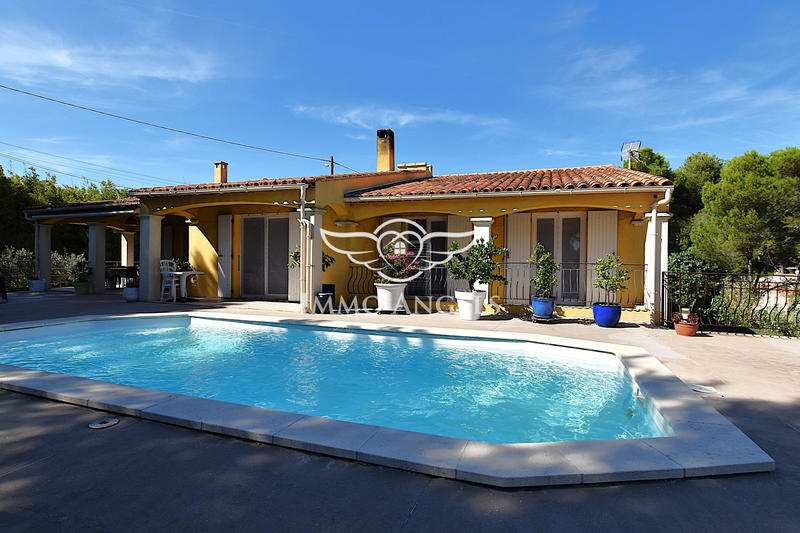 Villa - 206 m² - 9 pièces