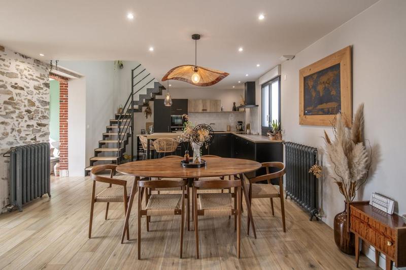 Maison - 140 m² - 5 pièces