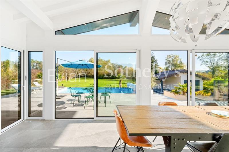 Maison - 269 m² - 7 pièces