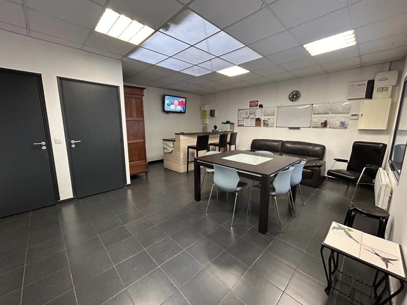 Bureau - 352 m² - 9 pièces