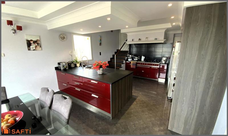 Maison - 230 m² - 7 pièces