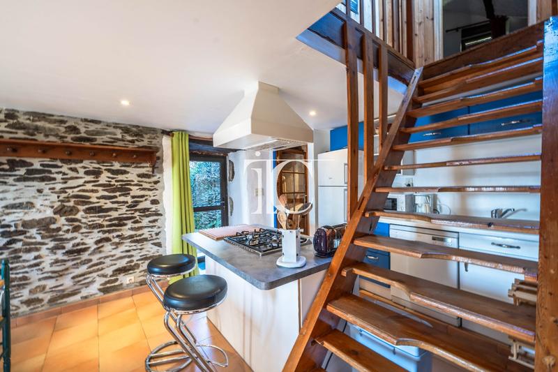 Propriété - 296 m² - 14 pièces