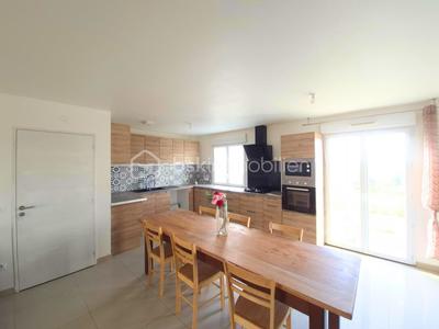 Maison - 104 m² - 6 pièces