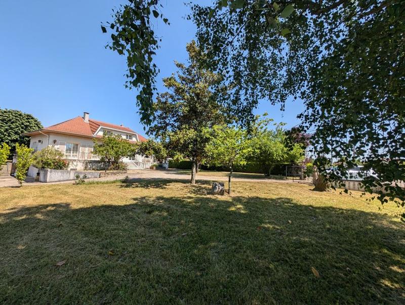 Demeure - 181 m² - 7 pièces