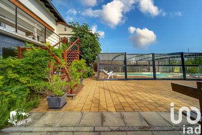 Maison - 300 m² - 8 pièces