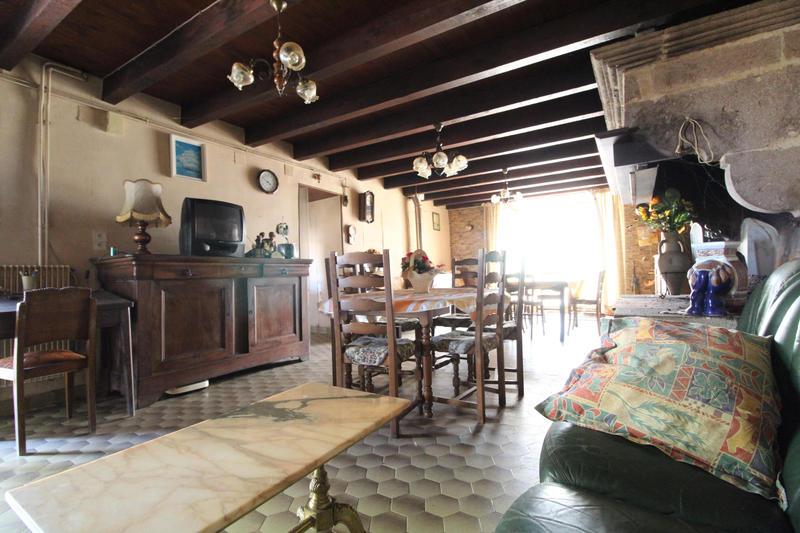 Maison - 235 m² - 8 pièces