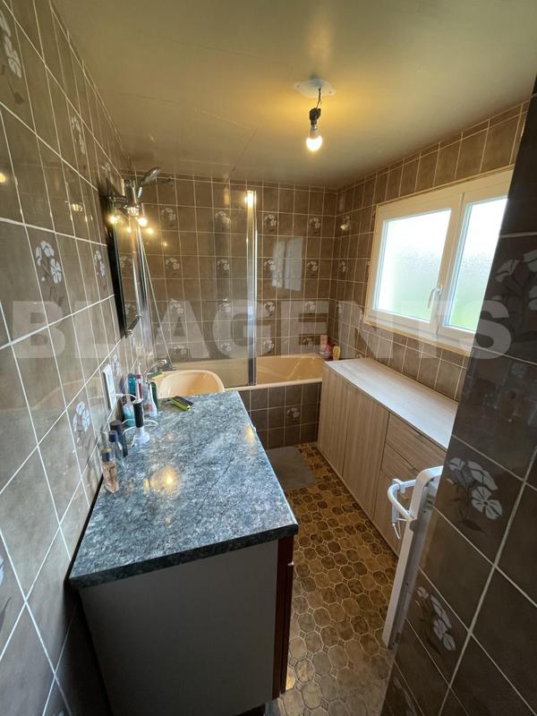 Maison - 200 m² - 8 pièces