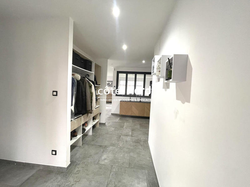 Maison - 208 m² - 7 pièces