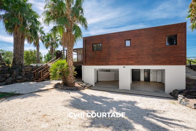 Maison - 222 m² - 7 pièces