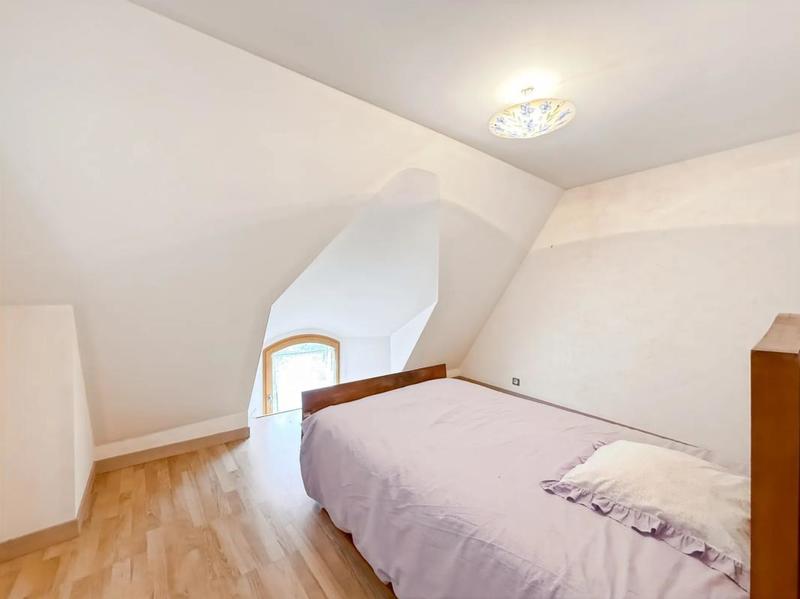 Propriété - 377 m² - 10 pièces