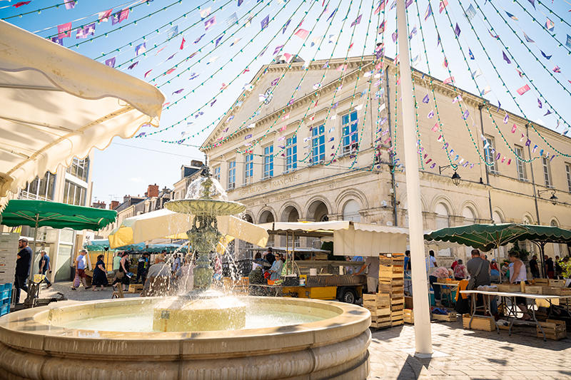 Marché places de la République et Monestier