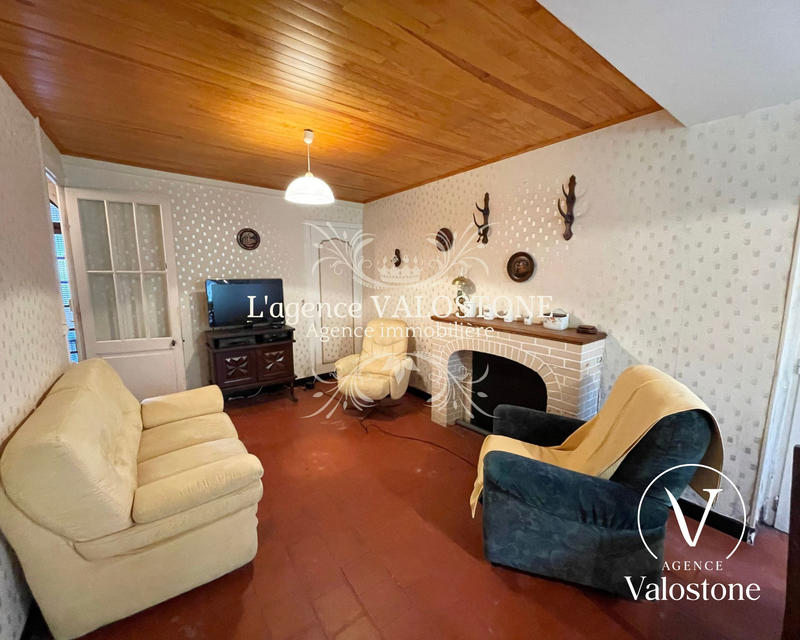 Maison traditionnelle - 300 m² - 11 pièces