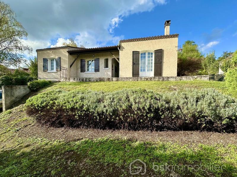 Maison - 96 m² - 4 pièces