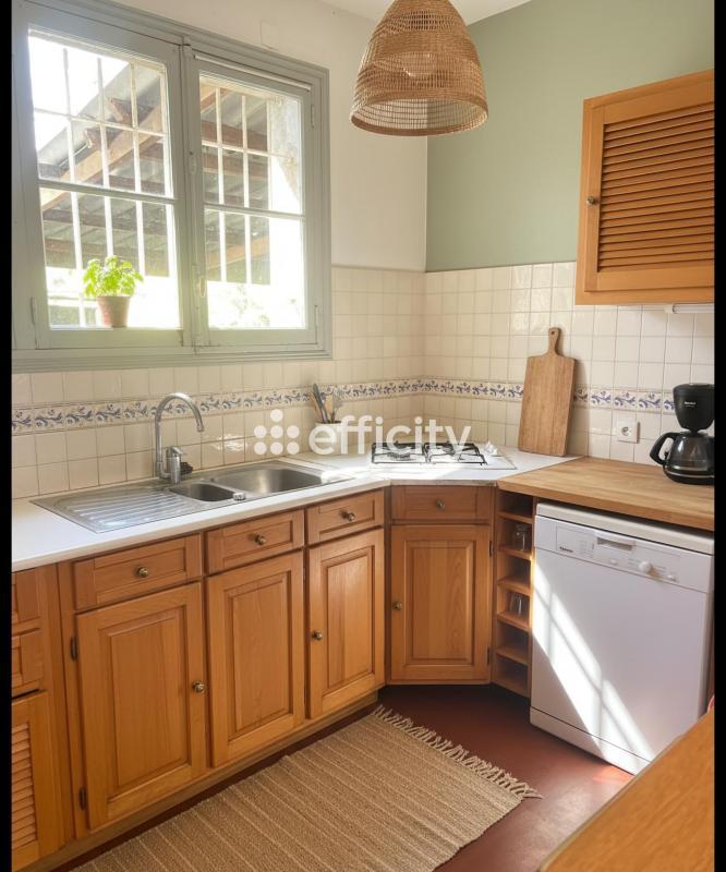 Villa - 200 m² - 8 pièces