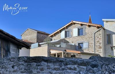 Maison - 216 m² - 8 pièces