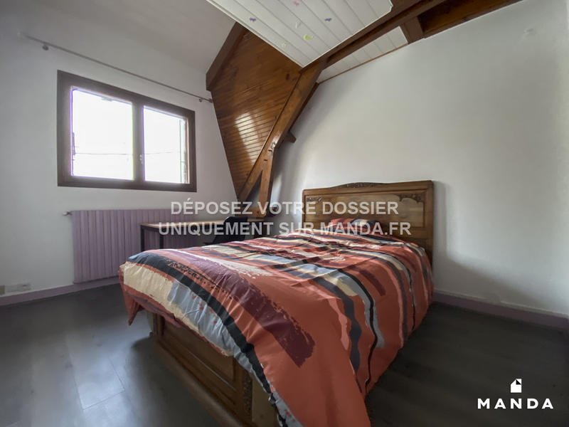 Chambre - 12 m² - 8 pièces
