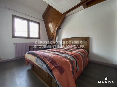 Chambre - 12 m² - 8 pièces