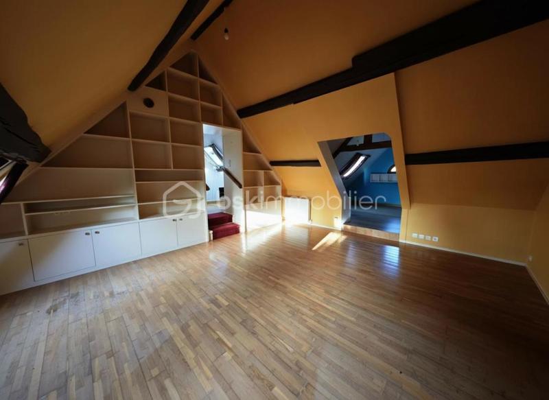 Maison en pierre - 161 m² - 9 pièces