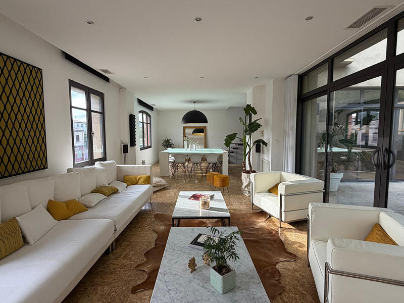 Maison - 253 m² - 6 pièces