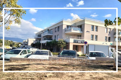 Parking / Garage - 13 m²