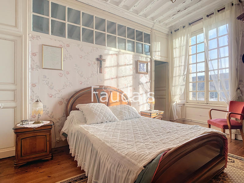 Propriété - 300 m² - 6 pièces