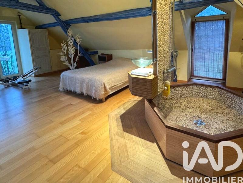 Maison - 262 m² - 7 pièces