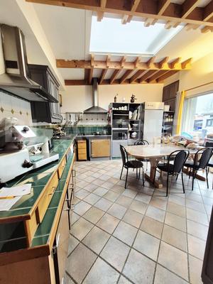 Maison - 187 m² - 7 pièces
