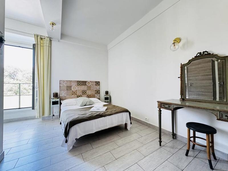 Appartement - 120 m² - 5 pièces