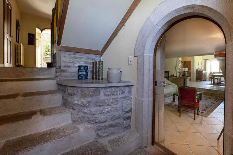 Propriété - 413 m² - 10 pièces