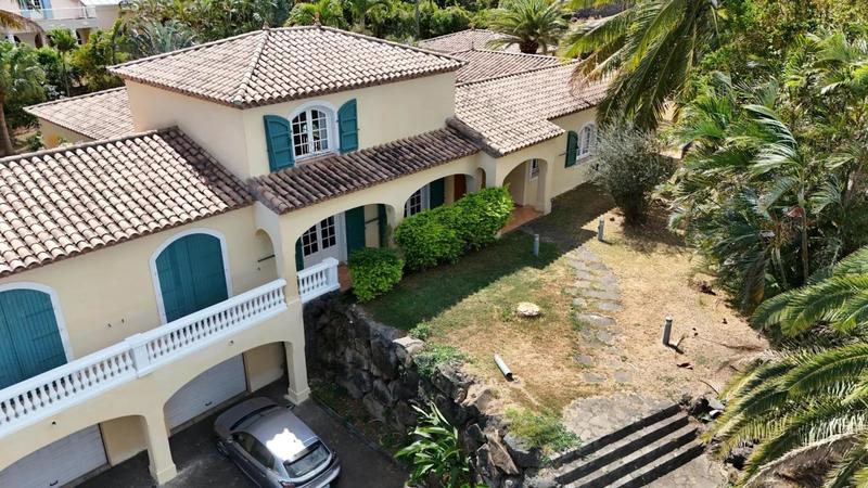 Demeure - 213 m² - 7 pièces