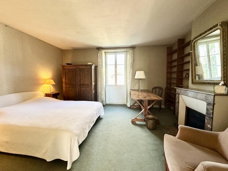 Maison ancienne - 233 m² - 8 pièces