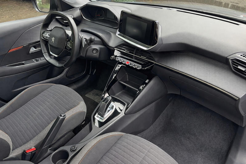 Peugeot 208 1.2 PureTech 100 Eat8 Active Business - Automatique