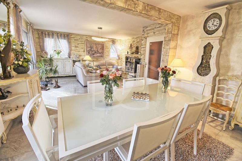 Appartement - 101 m² - 4 pièces