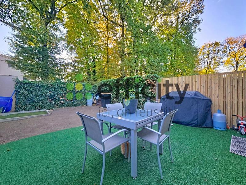 Maison - 94 m² - 5 pièces