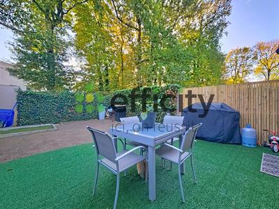 Maison - 94 m² - 5 pièces