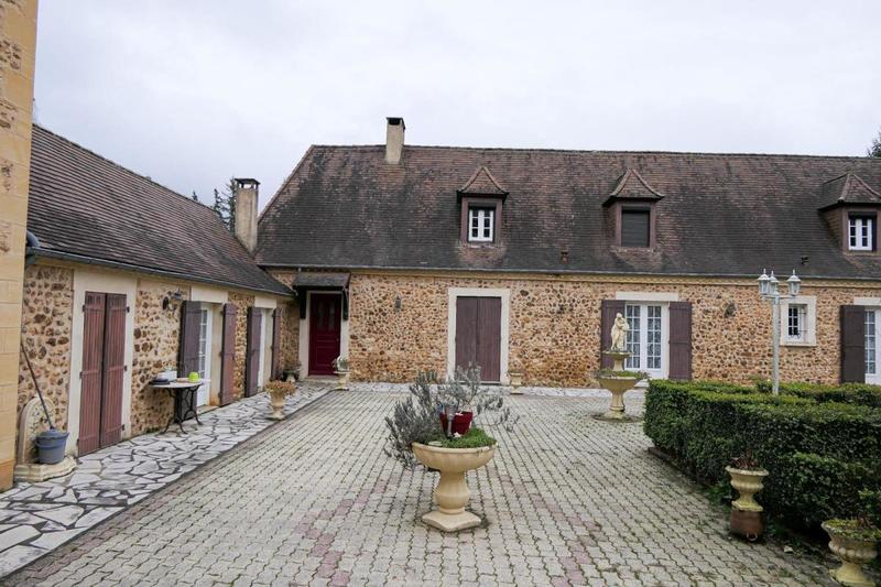 Maison - 200 m² - 8 pièces