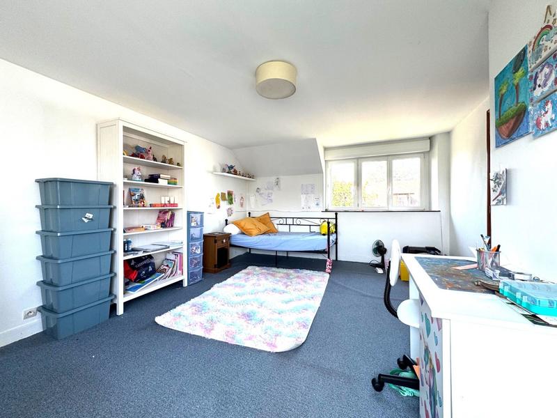 Maison - 180 m² - 5 pièces