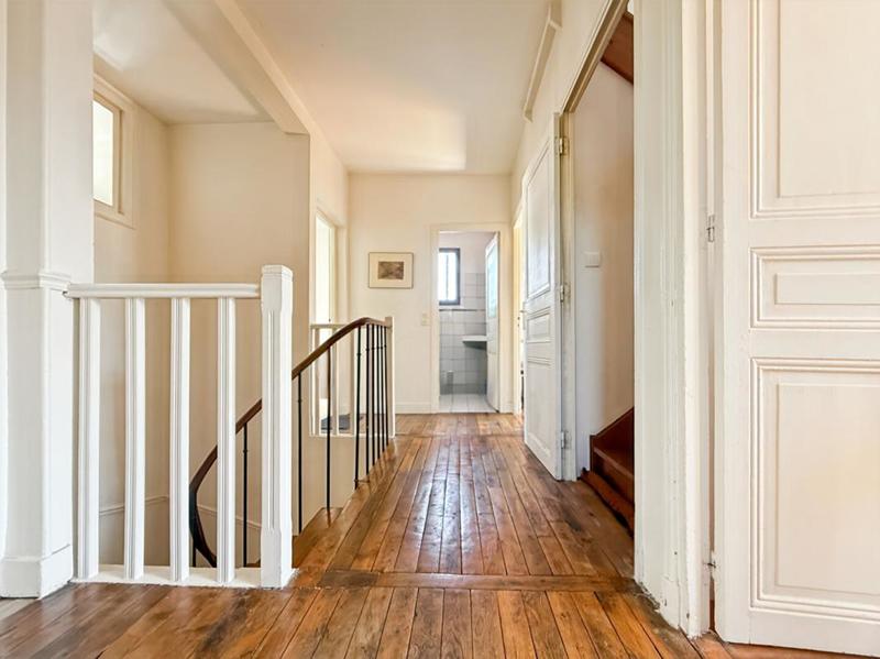 Maison - 231 m² - 8 pièces