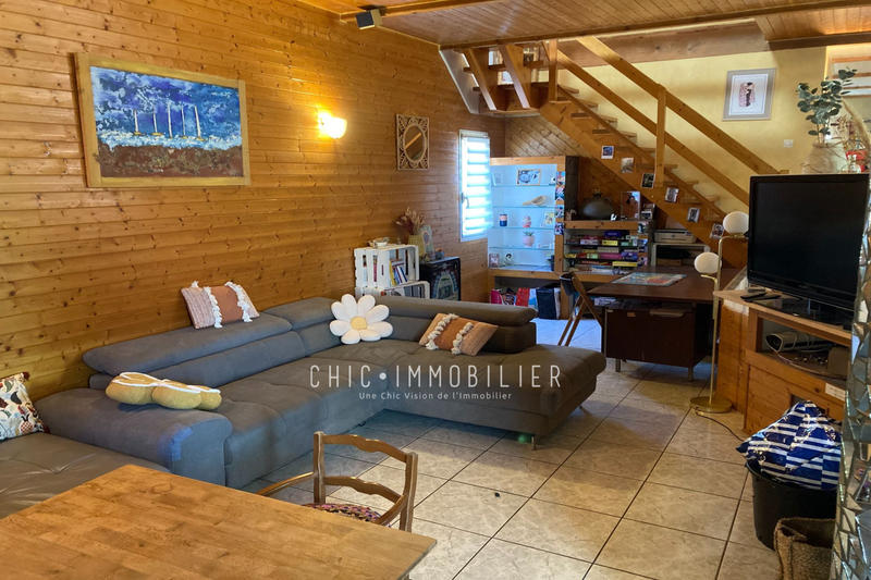 Propriété - 360 m² - 9 pièces