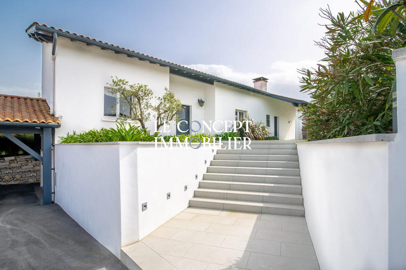 Villa - 295 m² - 12 pièces