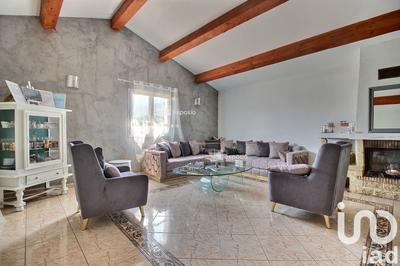 Maison - 205 m² - 9 pièces