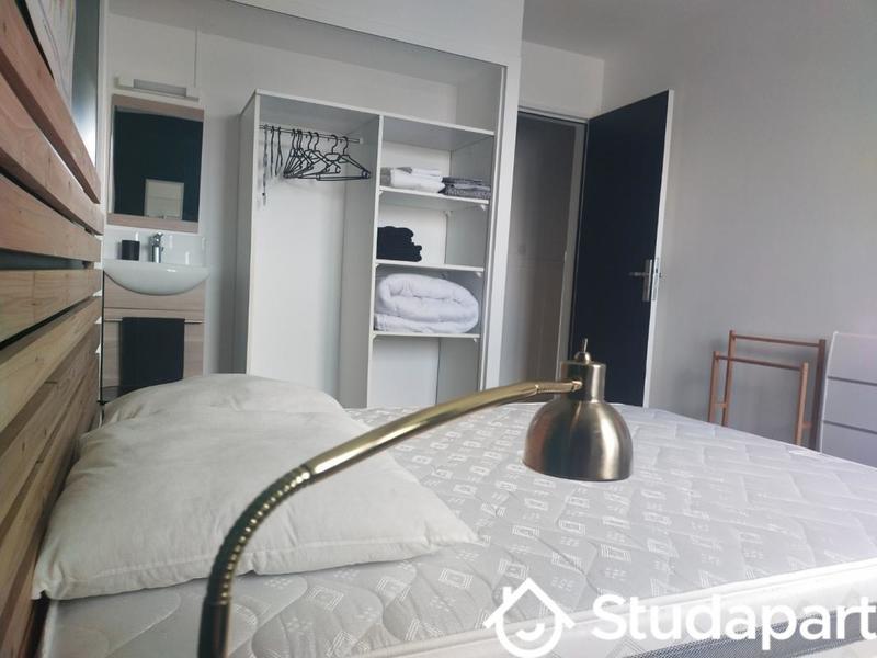 Chambre - 9 m² - 1 pièce